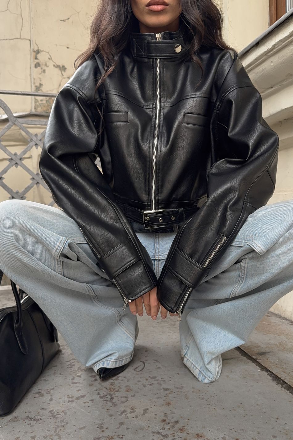 Oversize куртка укороченная; цвет: Черный