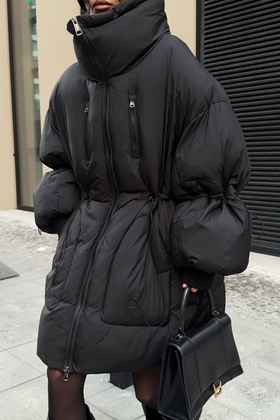 Пуховик oversize  на кулиске; цвет: Черный