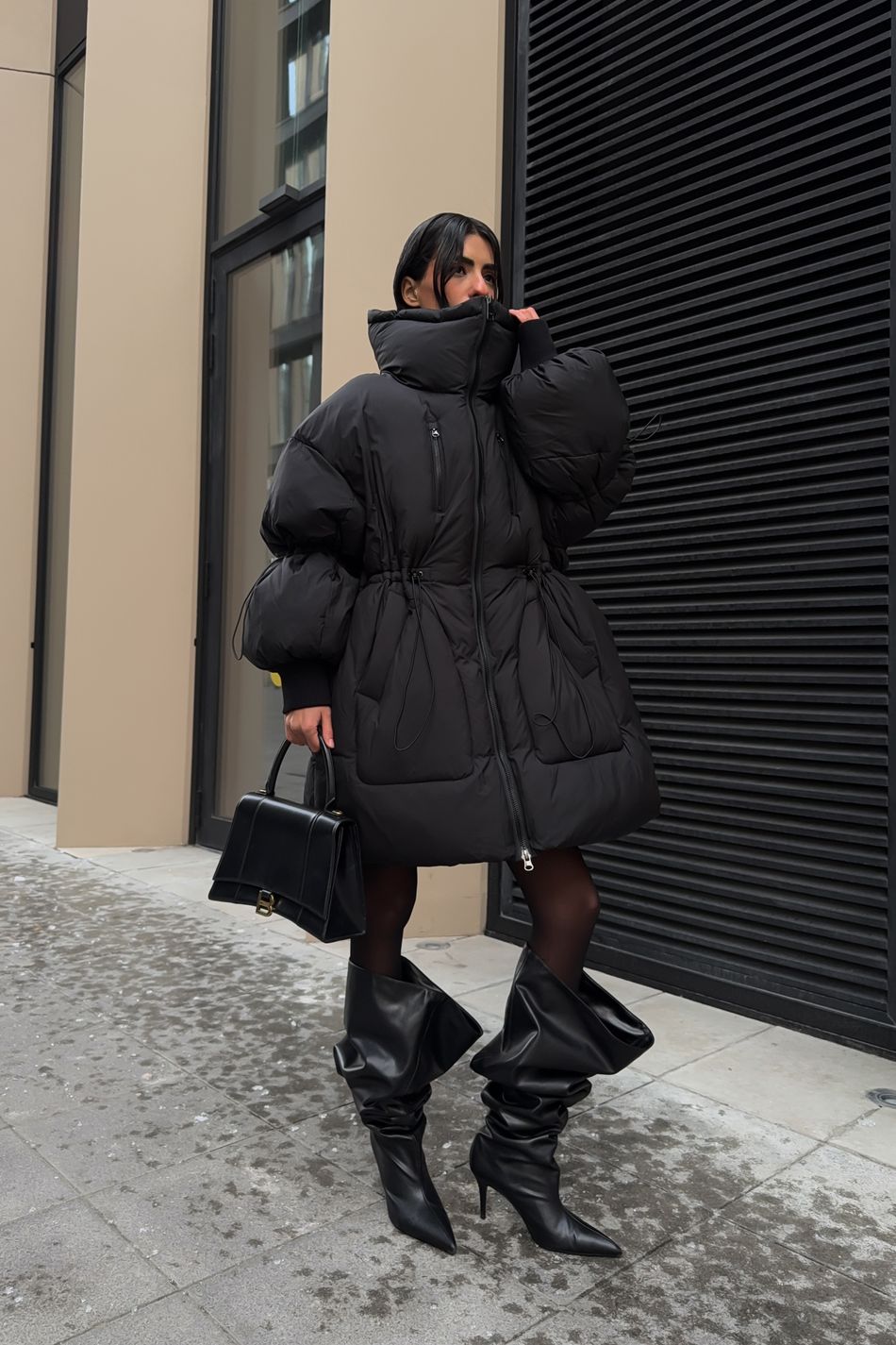 Пуховик oversize  на кулиске; цвет: Черный