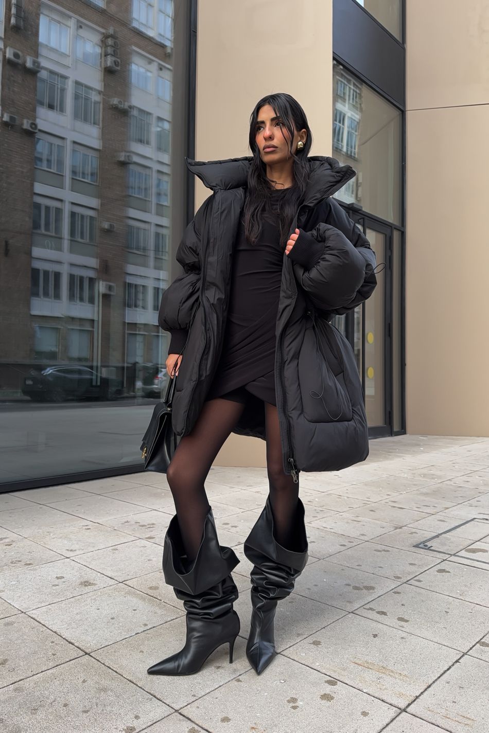 Пуховик oversize  на кулиске; цвет: Черный