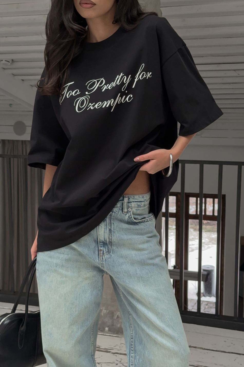 Футболка "too pretty for ozempic"; цвет: Черный