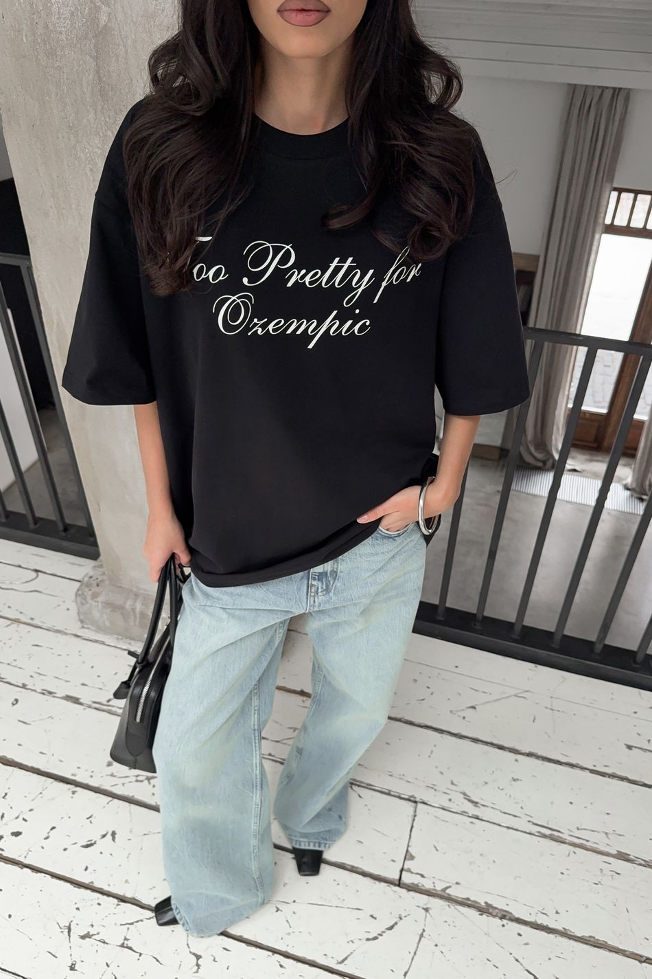 Футболка "too pretty for ozempic"; цвет: Черный