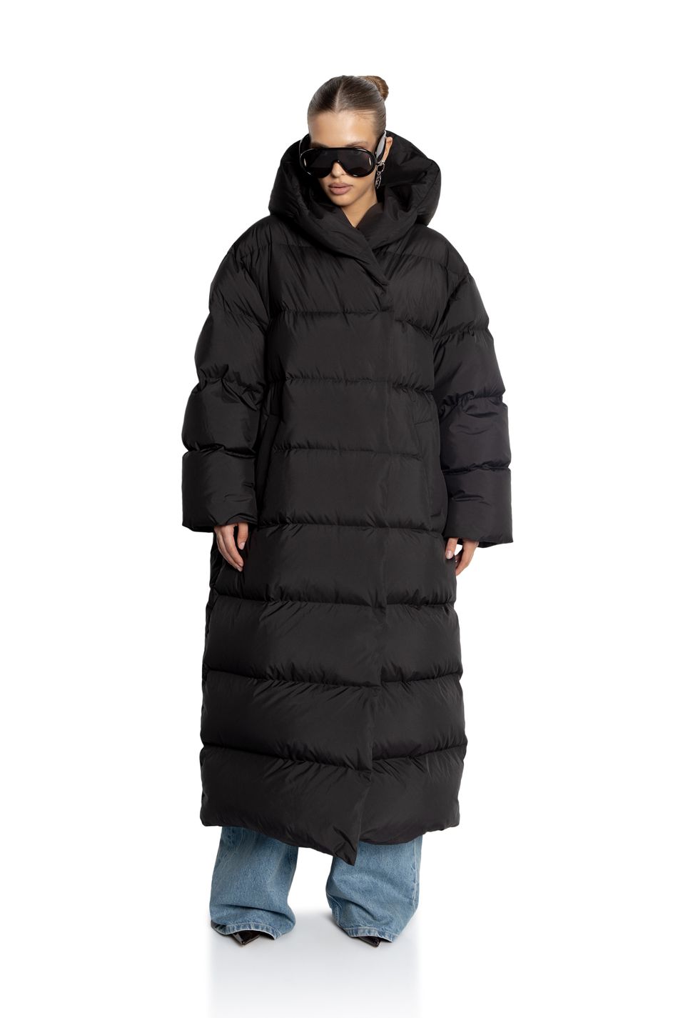 Oversize пуховик с капюшоном длины макси; цвет: Черный