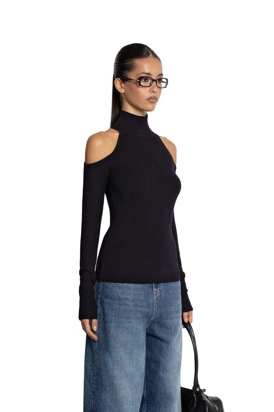Водолазка с открытыми плечами ; цвет: Черный