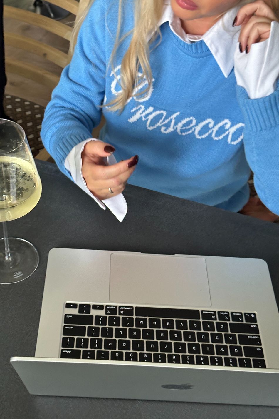 Джемпер с надписью “prosecco”; цвет: Голубой